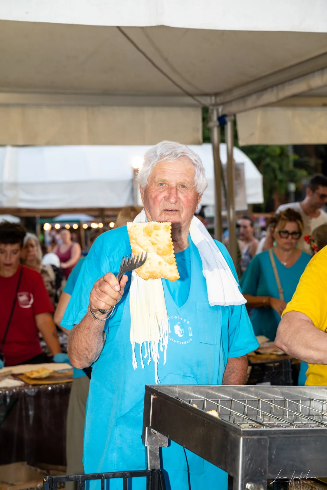 Volontari della Pro Loco alla Fira d'Zola 2026