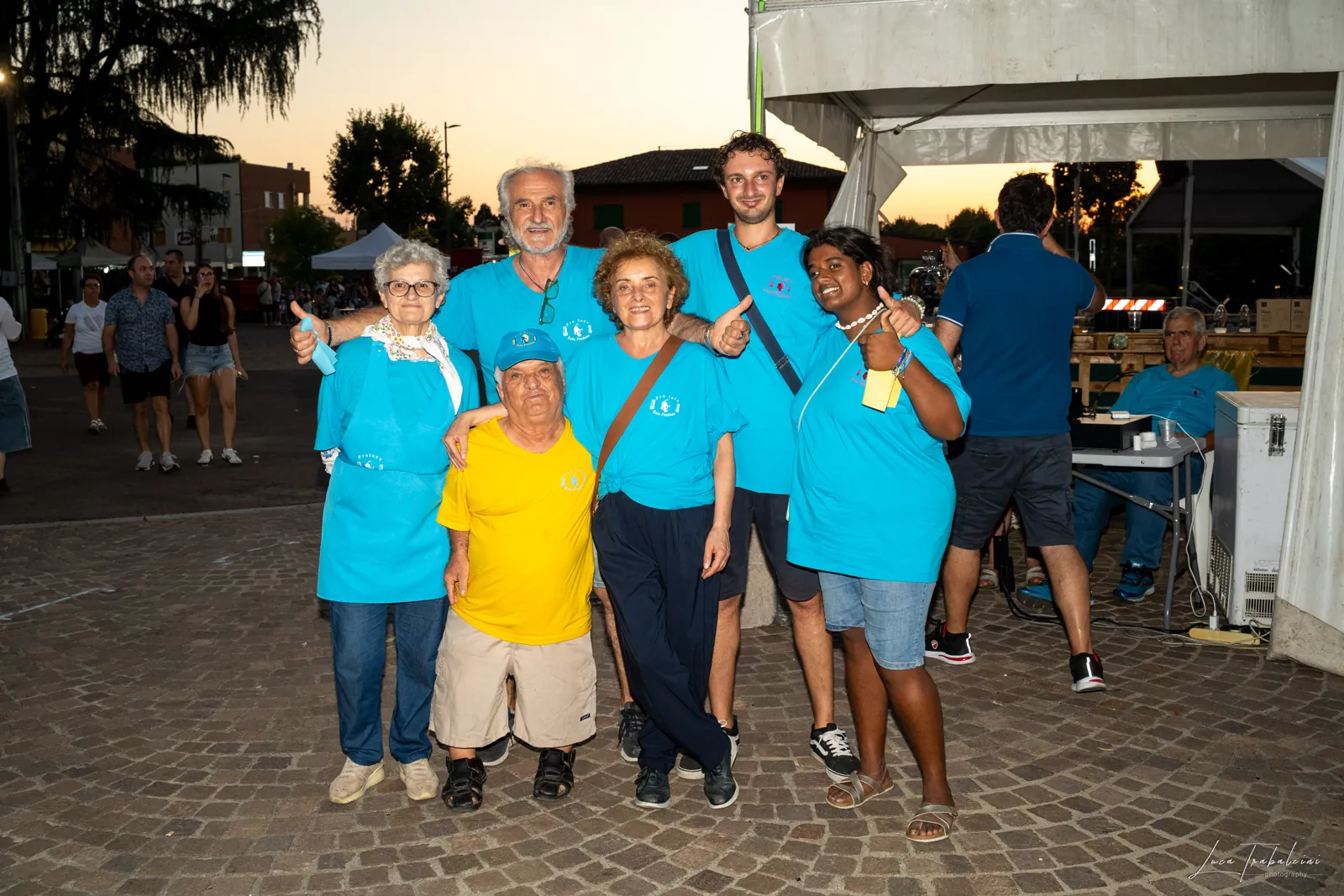 Volontari della Pro Loco alla Fira d'Zola 2026