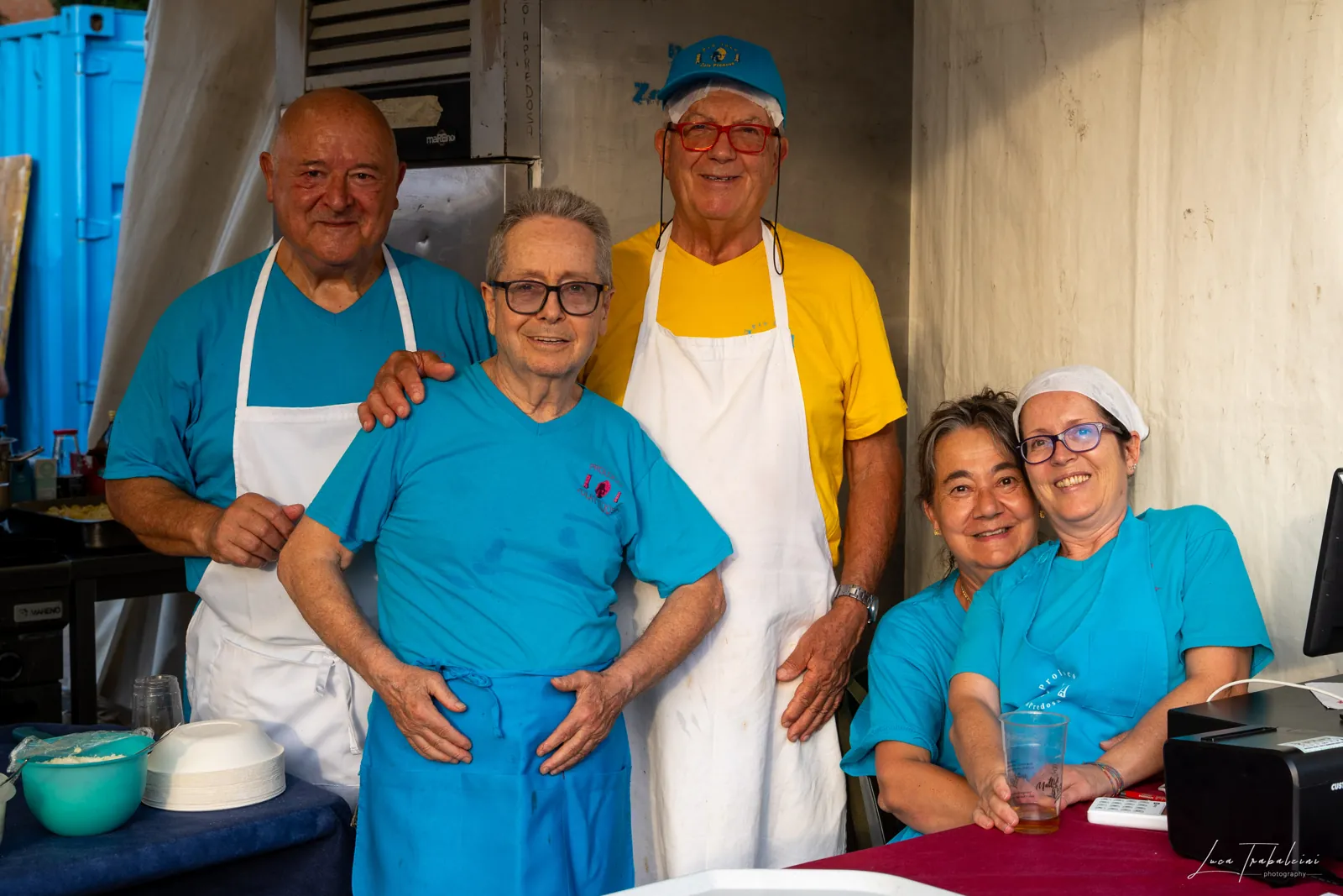 Volontari della Pro Loco alla Fira d'Zola 2026