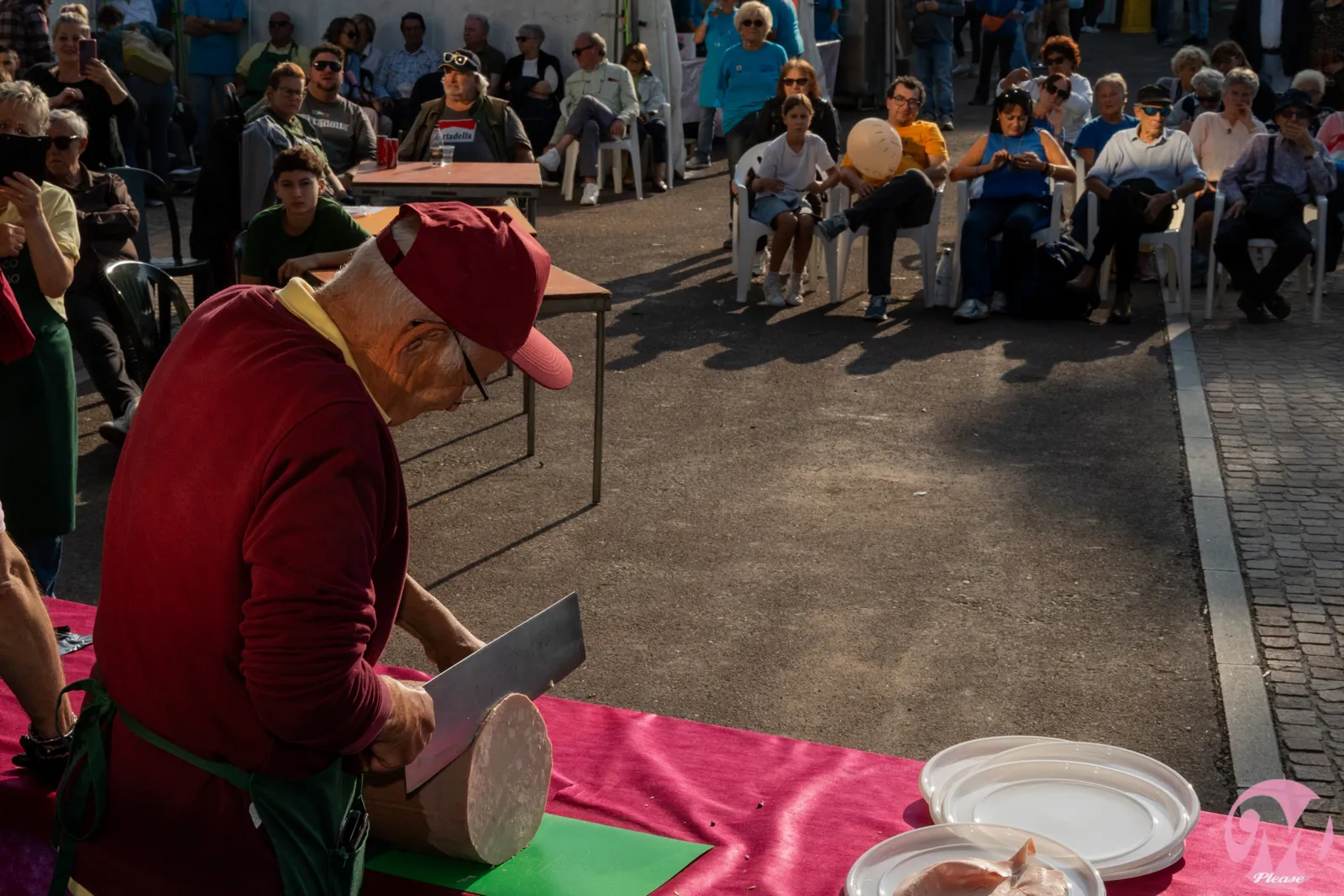 Gara di taglio della mortadella con la coltellina, Mortadella, please 2026 – foto 25