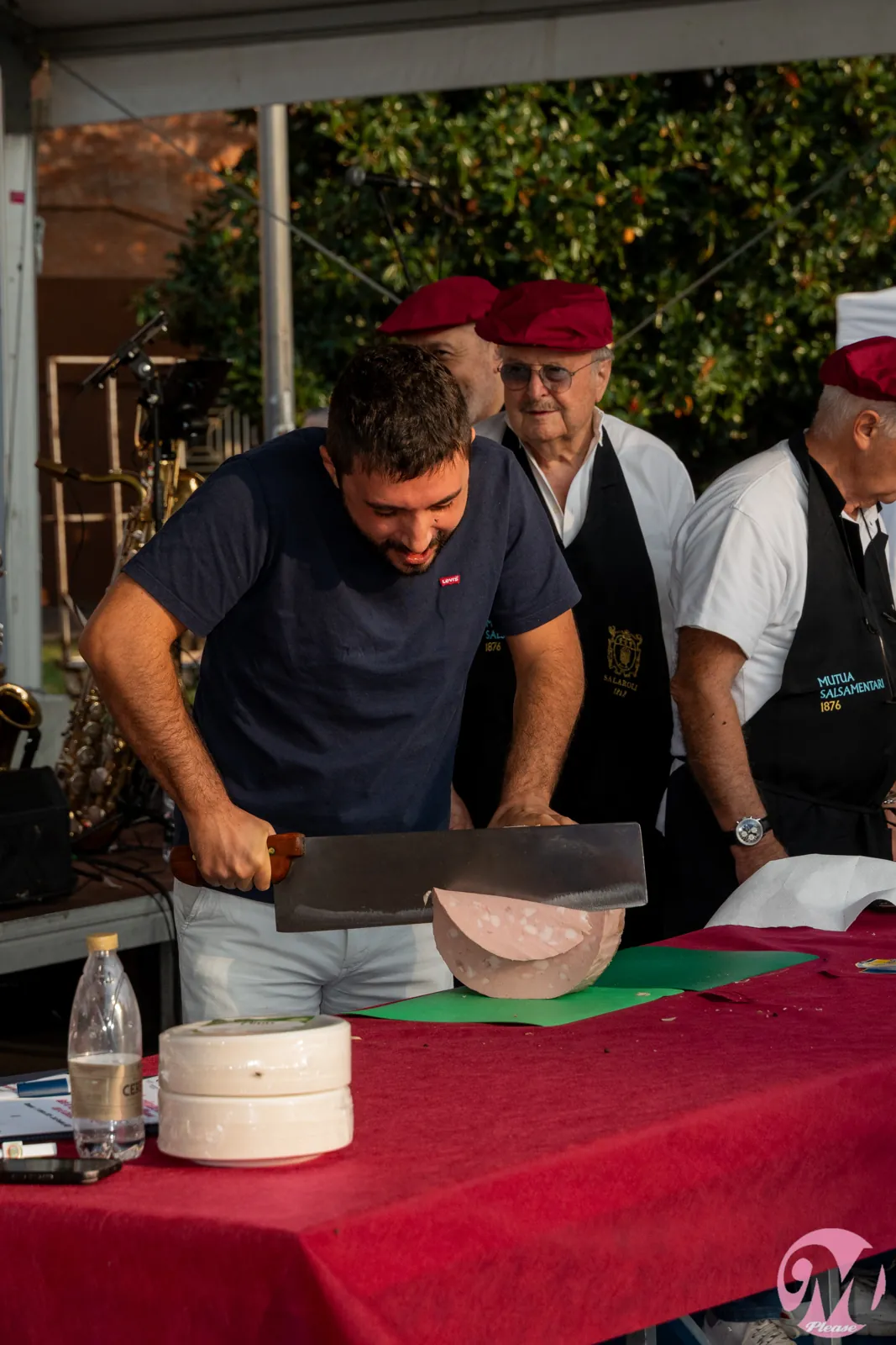 Gara di taglio della mortadella con la coltellina, Mortadella, please 2026 – foto 67