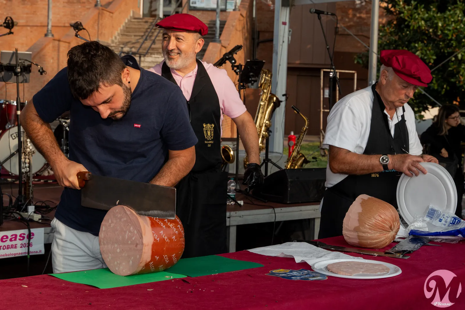 Gara di taglio della mortadella con la coltellina, Mortadella, please 2026 – foto 68