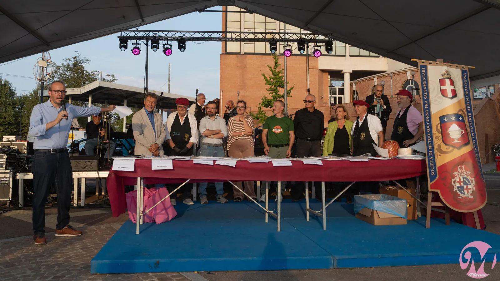 Gara di taglio della mortadella con la coltellina, Mortadella, please 2026 – foto 77